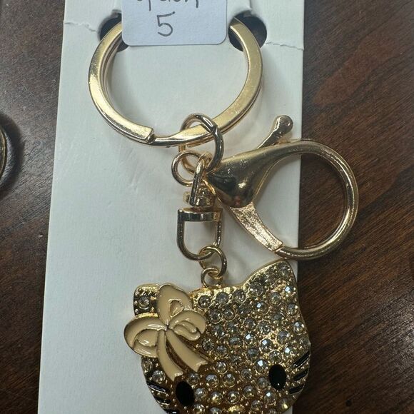 NWT Hello Kitty Head Key Ring $10 Closet Minimum Purchase 6 Options - Picture 6 of 7